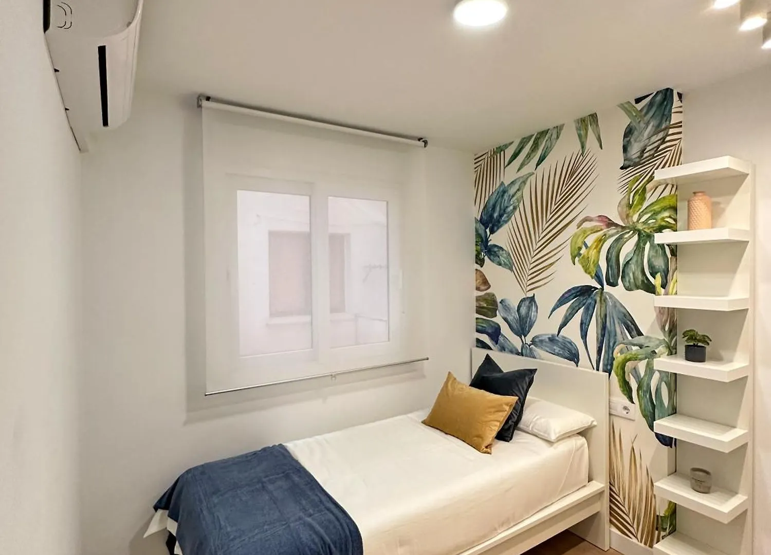 Holidays2Malaga Lebrija 3 Bedroom & Terrace & Parking & Smart Tv